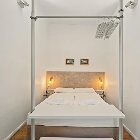 Mooeve Friedrichs Mid Apartment *