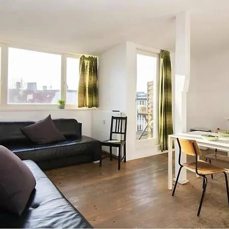 Mooeve Friedrichs Mid Berlín